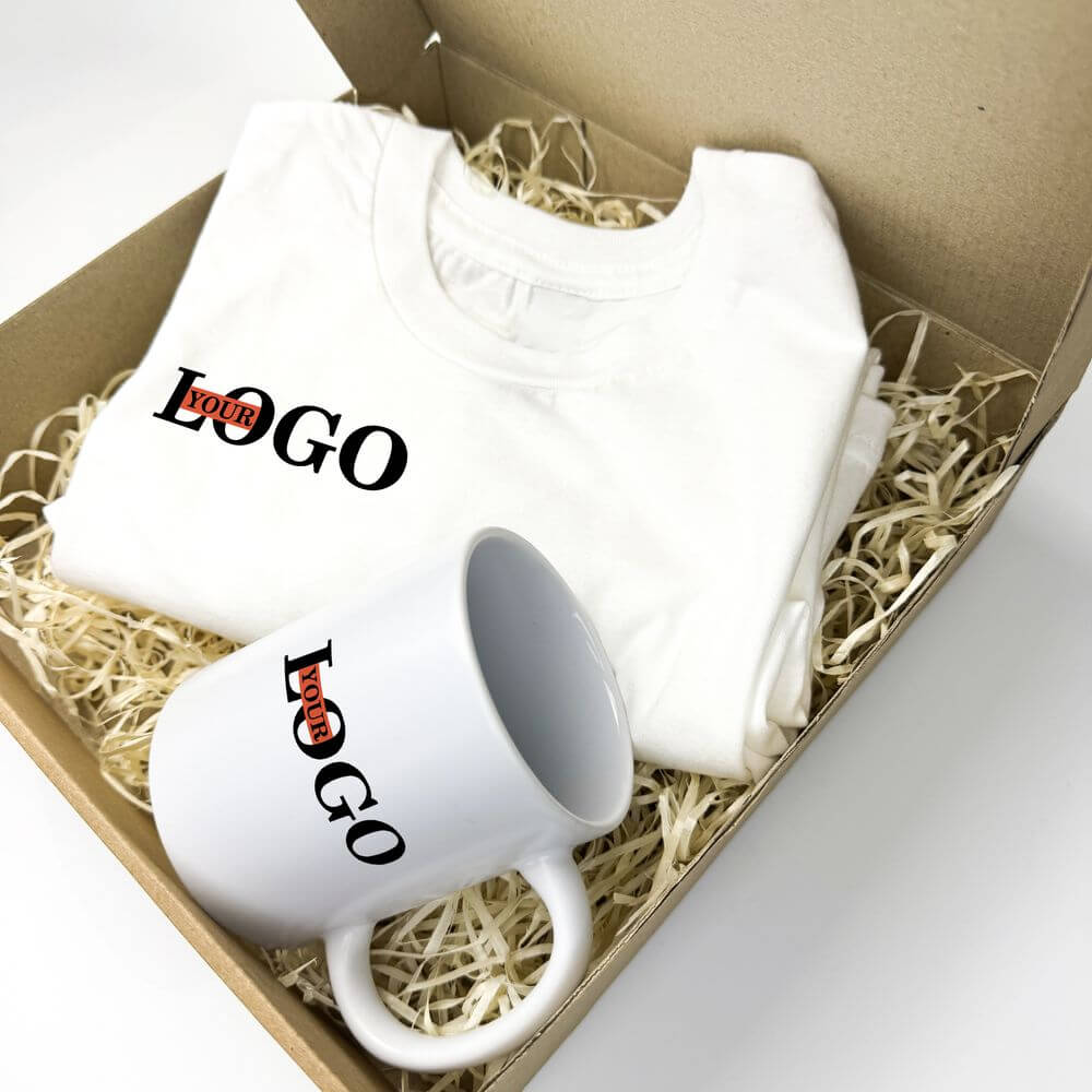 Подарунковий набір з логотипом – Футболка біла + Чашка