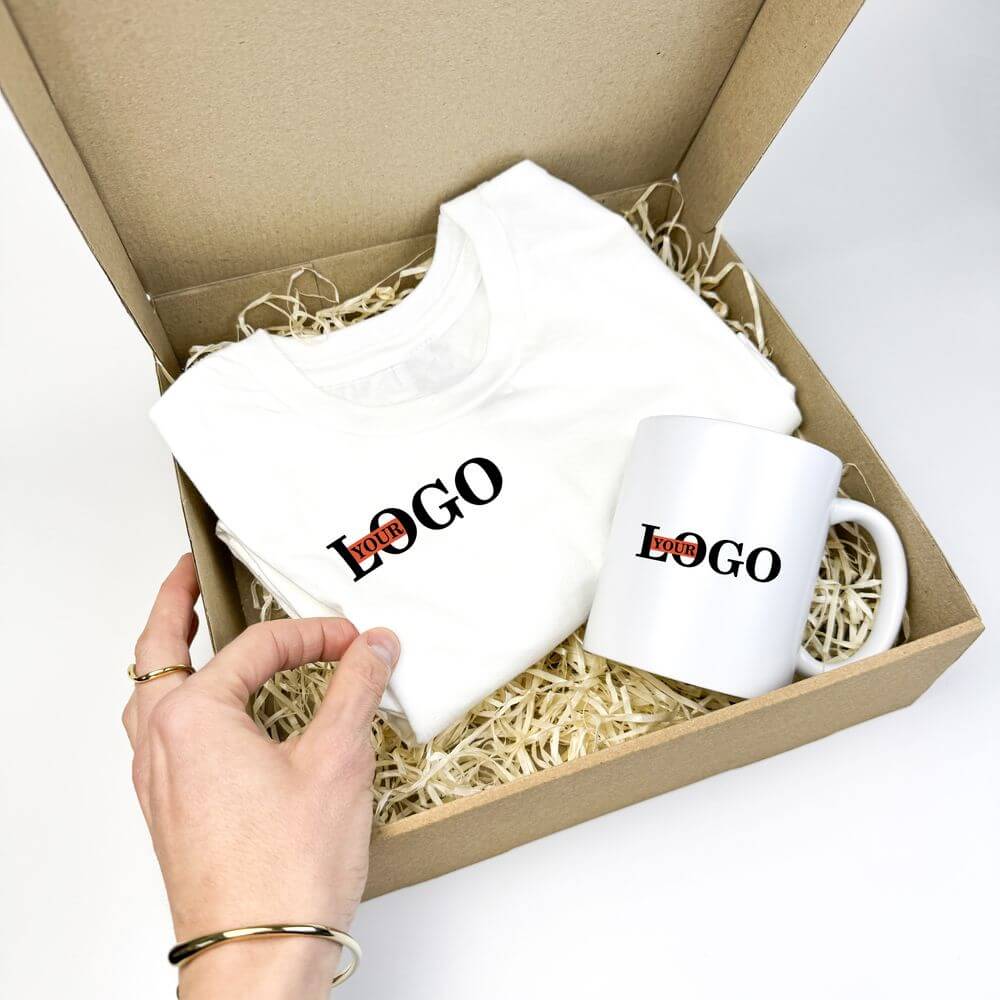 Подарунковий набір з логотипом – Футболка біла + Чашка