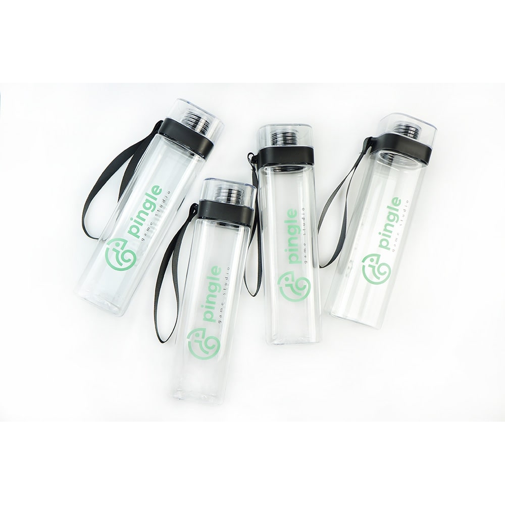 Пляшки для води з логотипом