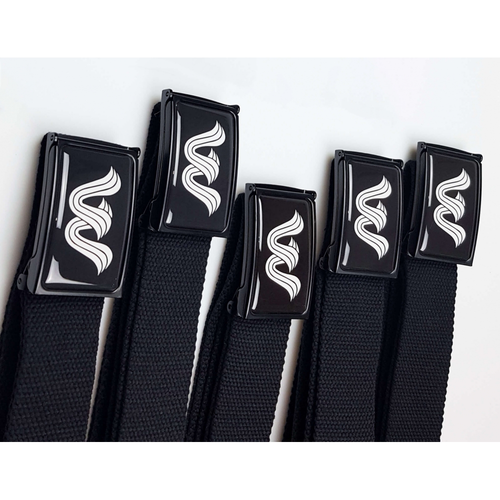 Ремені з логотипом