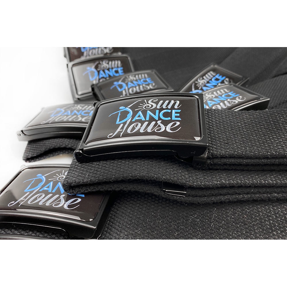 Ремені з логотипом